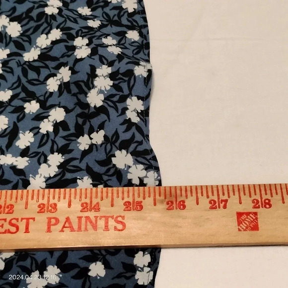 Ann Taylor size Small 3/4 Sleeves Blue Floral Pleated Blouse Top - Picture 10 of 10